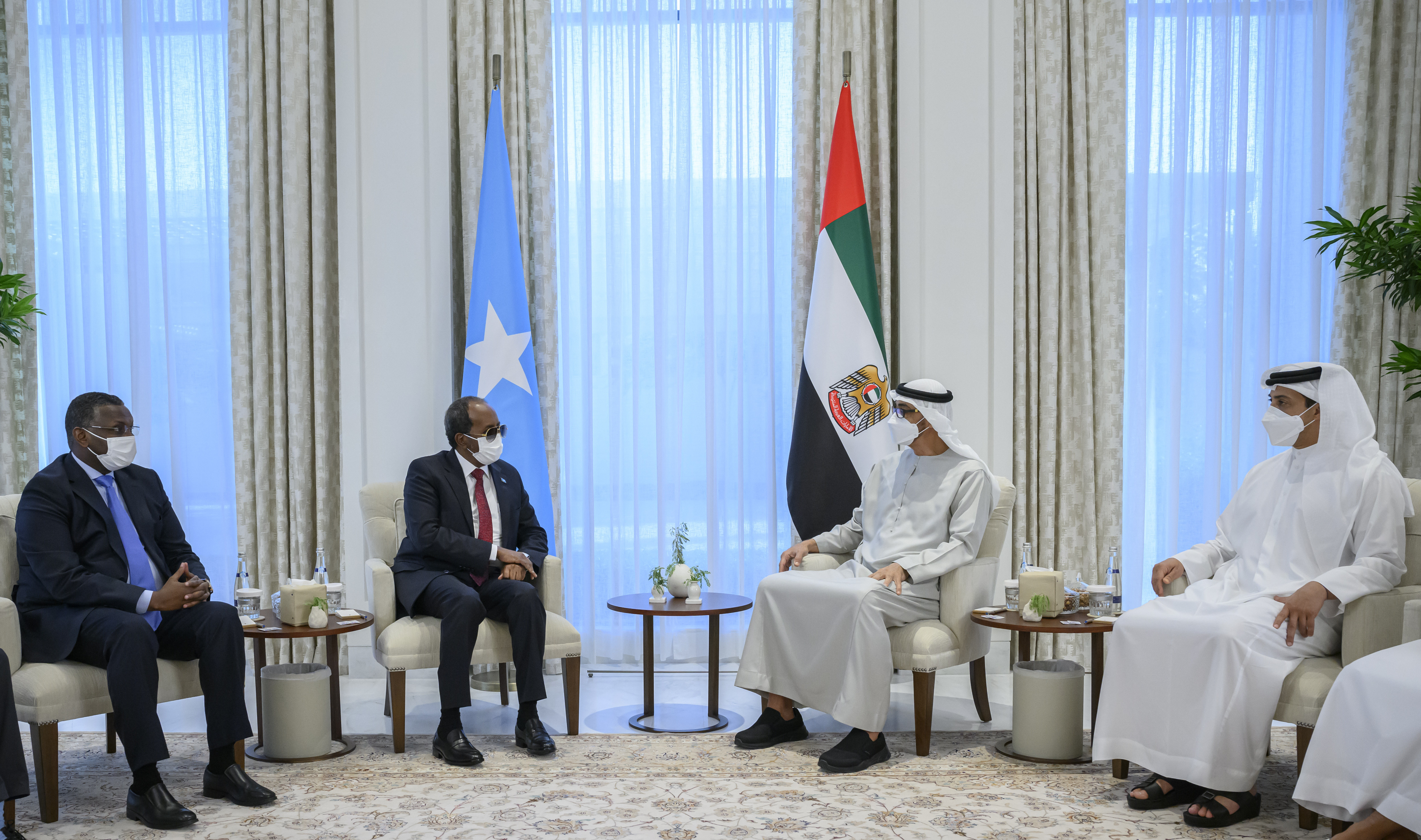 صاحب السمو رئيس الدولة يستقبل الرئيس الصومالي في أبوظبي