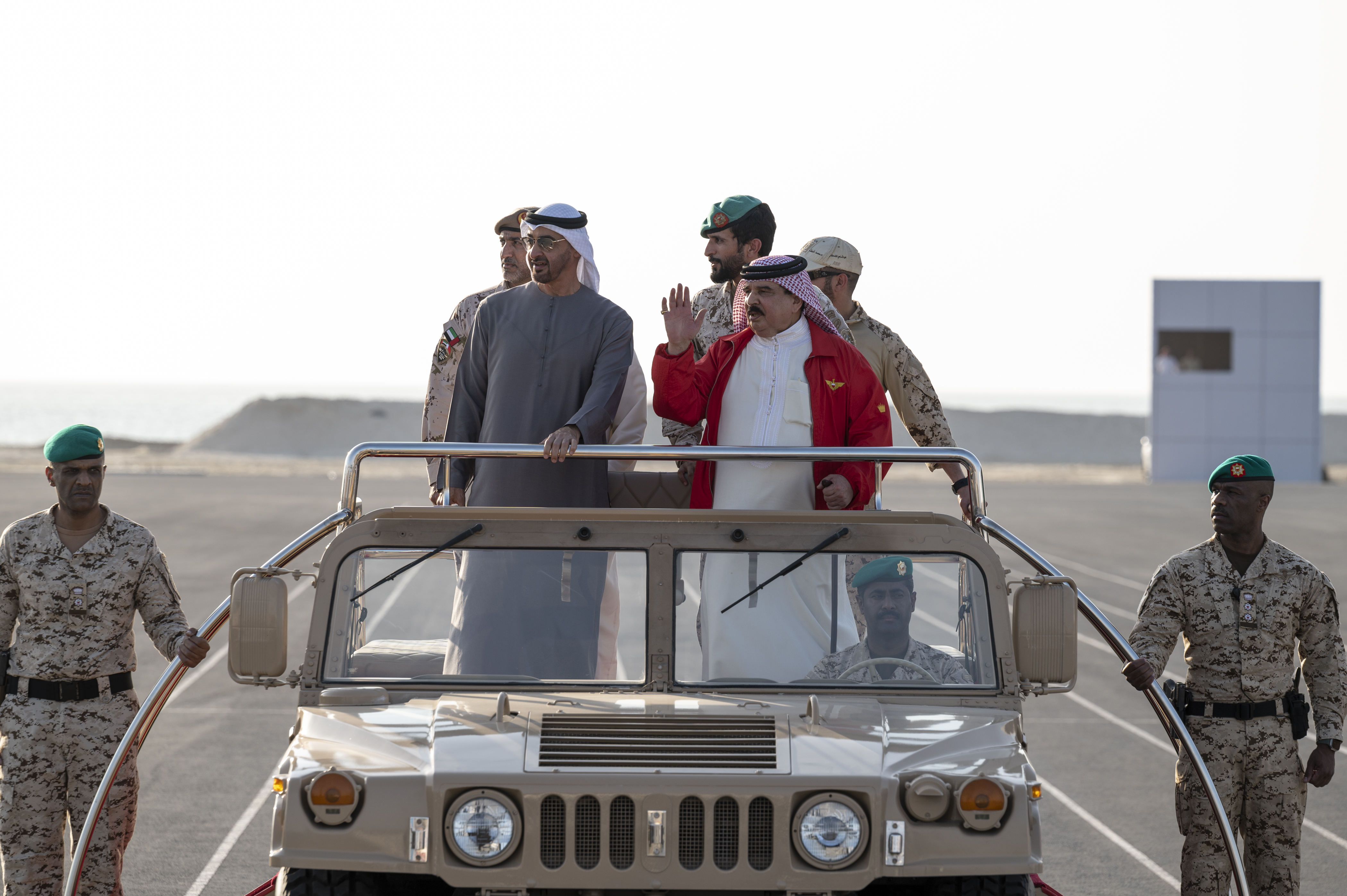 رئيس الدولة وملك البحرين يشهدان التمرين العسكري الإماراتي ـ البحريني المشترك "جلمود 3"