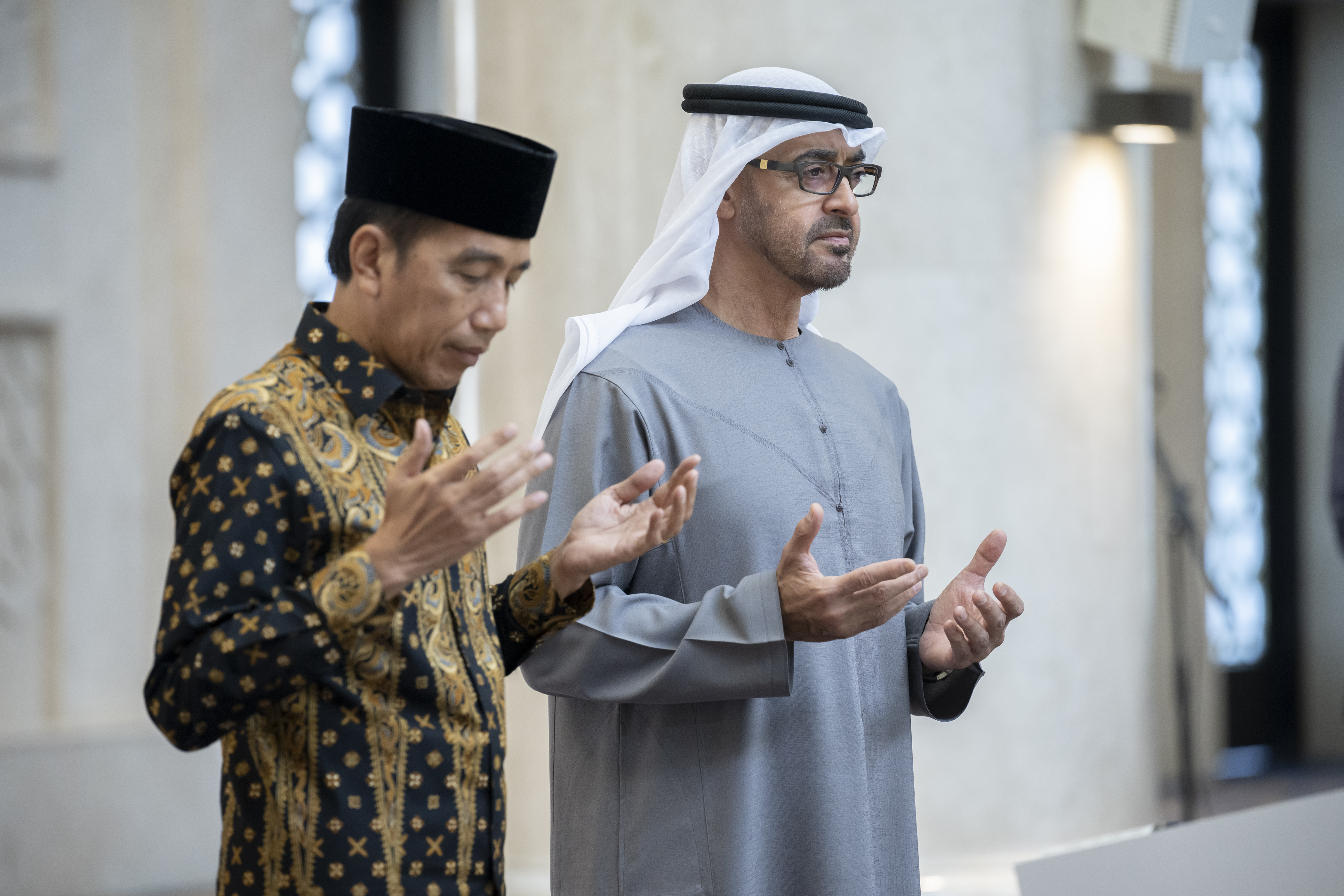 رئيس الدولة يفتتح جامع الشيخ زايد الكبير في سولو بحضور رئيس إندونيسيا