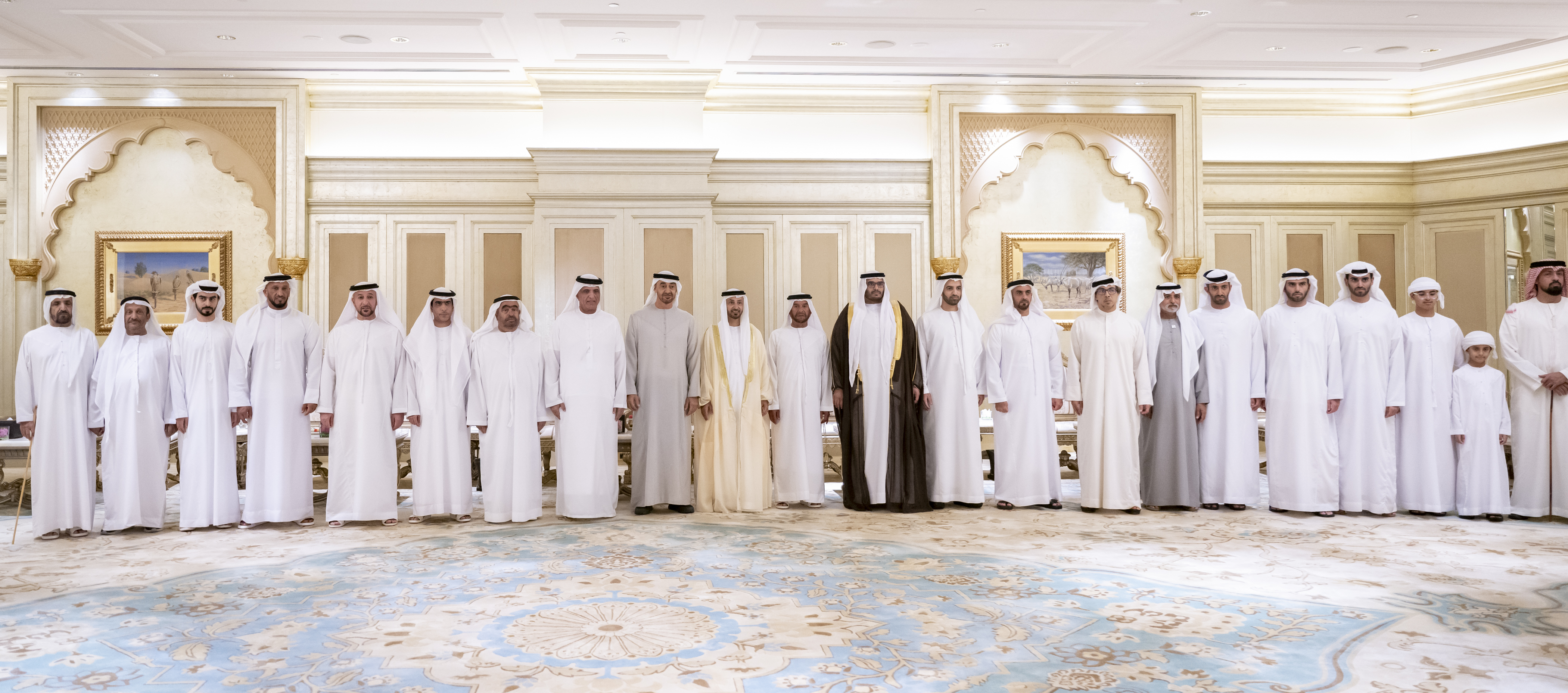 رئيس الدولة يحضر حفل زفاف أحمد سلطان الظاهري.