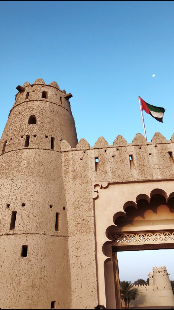 جولة في قلعة الجاهلي