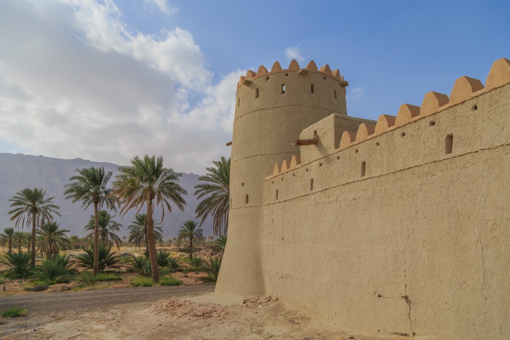تصويري : قلعة مزيد في مدينة العين
